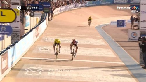 Per Marianne Vos una beffa tremenda nel velodromo: la Roubaix Femmes è di una clamorosa Franziska Koch