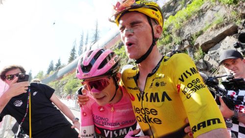 Nel giorno della rinascita di Kuss, capitan Vingegaard comanda il Giro. Ciccone show: Sono felice, anche se...