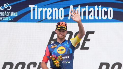 Verso la Classicissima: forfait amaro per Milan, ko dopo la Tirreno-Adriatico. Van Aert e il tridente Visma