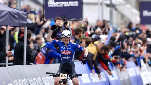 Puck Pieterse apre una nuova era della MTB: vittoria storica al debutto élite, decima Martina Berta