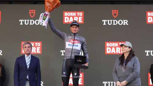 E' un debutto straripante quello di Van der Poel: volo sul Grammont e prima Omloop in saccoccia