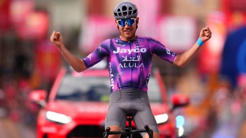 Cavalcata eccezionale di Plapp, a Castelraimondo è anche il grande giorno di Ulissi: Diego è maglia rosa!