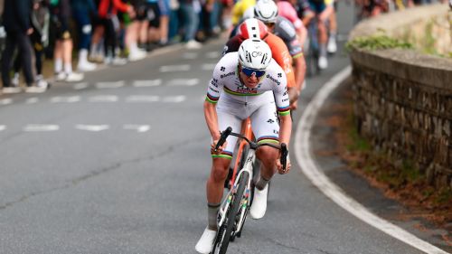 Il più grande di tutti corona il sogno: immenso Pogacar, la Sanremo è sua per la prima volta!