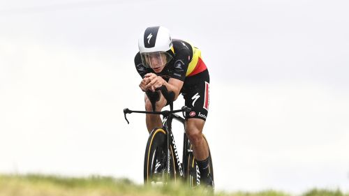 Evenepoel da pronostico nella crono, Pogacar in giallo rifila oltre 1 minuto a Vingegaard. Affini gran 3°
