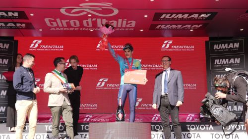 Strepitoso Christian Scaroni sulla Green Mountain: si prende tappa e generale del Tour of Oman