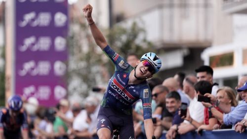 La fuga beffa ancora il gruppo al Giro Next Gen: 3^ tappa e maglia rosa per il belga Schoofs, 2° Simone Zanini