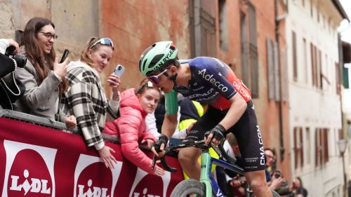 La prima gemma nel WT di Paul Seixas arriva ai Baschi: crono spaziale del transalpino a Bilbao