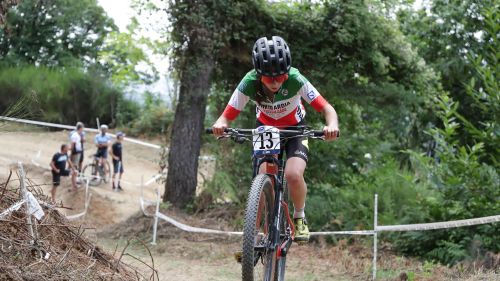 Mariachiara Signorelli in top five nell'XCO jr degli Europei, titolo a Grossmann e doppietta francese tra gli uomini