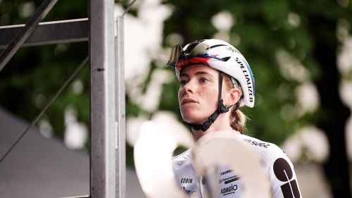 Non prendete impegni, al tramonto di Nizza il gran finale del Tour più bello: 8 secondi dividono Vollering da Niewiadoma