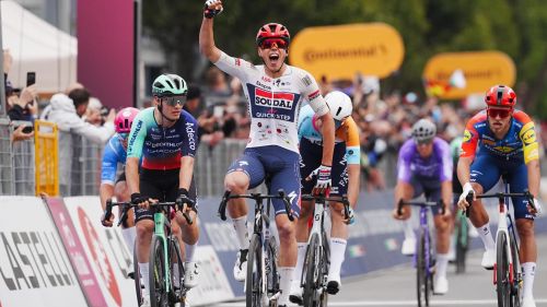 Splendido Magnier ad Amburgo, la Cyclassics è sua! Milan deluso, sul podio salgono Teunissen e Pithie