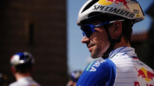 Roglic scioglie la riserva e ci sarà, Van Aert affiancato da Brennan e Laporte, ecco Mas e Uijtdebroeks nella Movistar