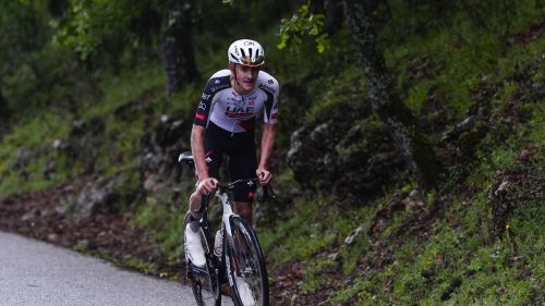 C'è il 98° Giro della Toscana con il Monte Serra e tanti big. Nel vento di Siviglia, tutto piatto per la 17^ della Vuelta