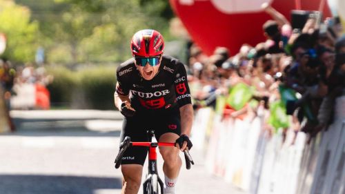 Lennart Jasch firma il colpaccio nella 2^ tappa del Giro d'Abruzzo, Balsamo trafitta da Swinkels a Namur