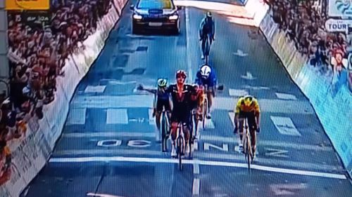 Matteo Trentin firma il capolavoro prendendosi la sua terza Paris-Tours, a Oropa brilla ancora Adam Yates