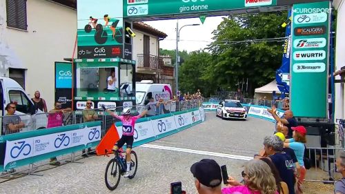 Van Vleuten stacca tutte anche a Canelli! Wiebes seconda, amarissimo ritiro per Niedermaier