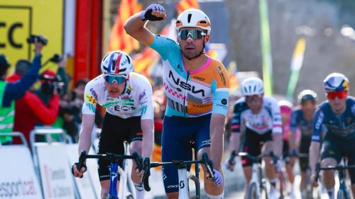 Vernon batte Godon e Pidcock al Catalunya, Balsamo beffa da Lloyd nel caos di Brugge