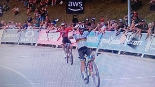 Koretzky è tornato: dopo il Mondiale è suo pure l'XCC di Lenzerheide, pure Jenny Rissveds non si ferma più