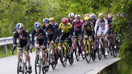 Con Eulalio in rosa e i big lontani oltre 6 minuti, si attende la terza volata di questo Giro a Napoli