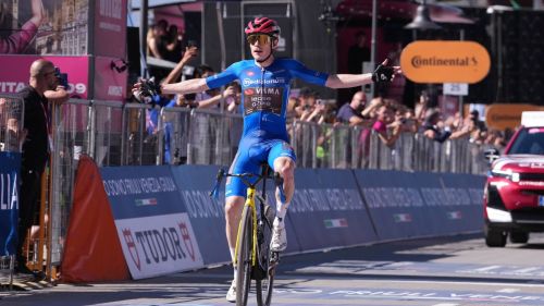 La spallata decisiva al Giro, Vingegaard ora può gestire e intanto... applaude Piganzoli: Un grande lavoro