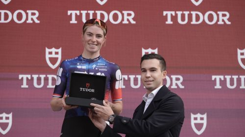 Domenica a Barcellona scatta la Vuelta Femenina: sette tappe e tutte sfidano Demi Vollering