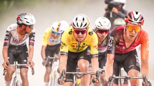 La rinascita di Van Aert, la rosa storica di Del Toro e le dinamiche UAE, la sofferenza di Roglic: il Giro riposa