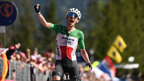 Zana, ma che bella vittoria! Val di Zoldo azzurra, l'orgoglio di Roglic e Almeida perde terreno...