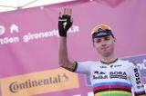 Primo arrivo in salita (morbido) alla Vuelta nell'arena di Font Romeu. E al Tour de l'Avenir c'è Finn all'assalto della gialla